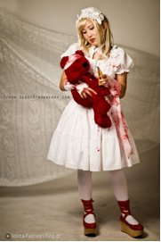 jpl-gothiclolita04m